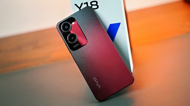 Dấu hiệu và nguyên nhân cần thay nắp lưng Vivo Y18