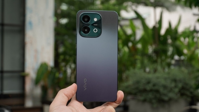 Dấu Hiệu và Nguyên Nhân Cần Thay Nắp Lưng Vivo Y28