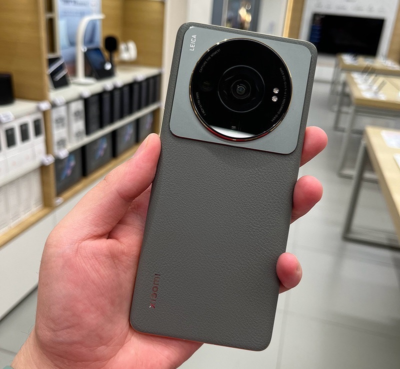 Chia sẻ mẹo hạn chế hư hỏng nắp lưng Xiaomi 12s Ultra