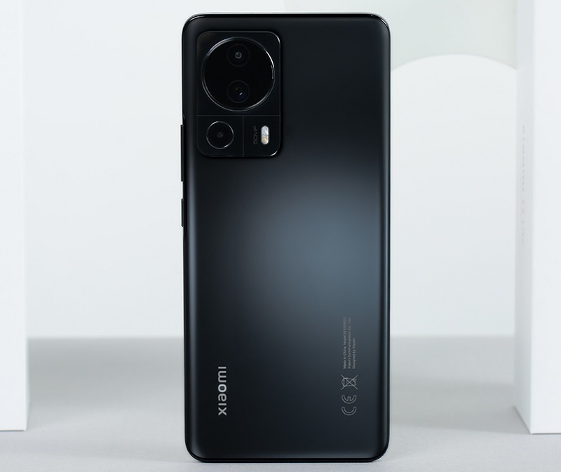 Nguyên nhân khiến nắp lưng điện thoại Xiaomi 13 Lite bị hỏng