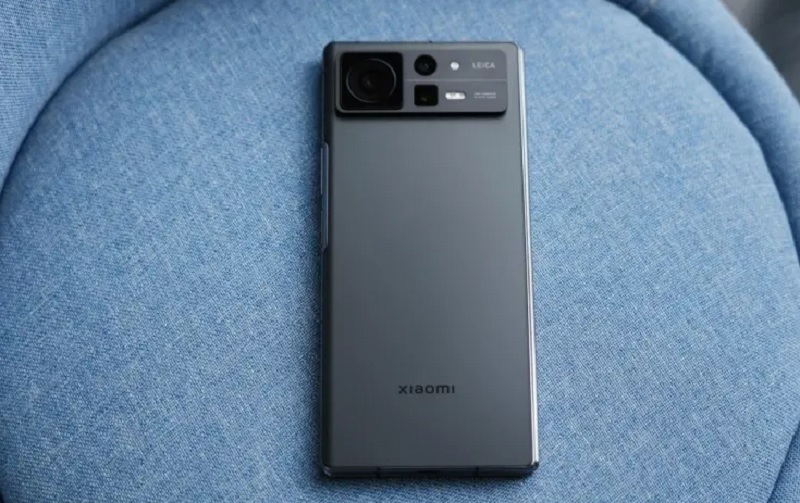 Dấu hiệu cho biết bạn cần thay nắp lưng Xiaomi Mix Fold2