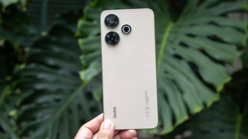 Dấu hiệu cần thay nắp lưng Xiaomi Redmi 13