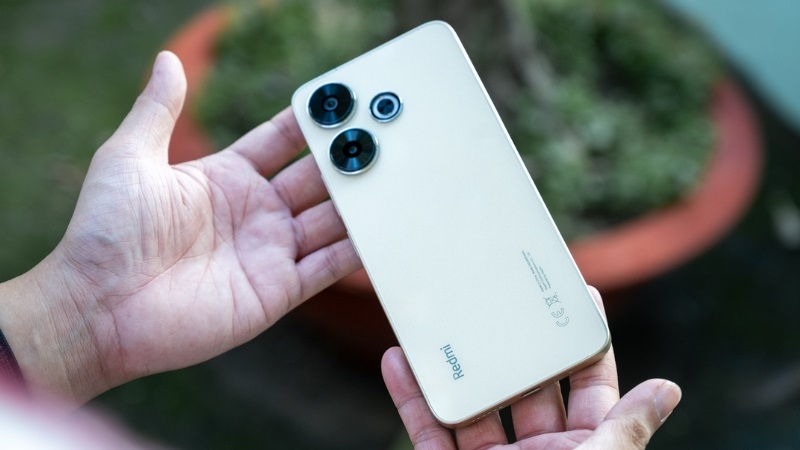 Dấu hiệu cần thay nắp lưng Xiaomi Redmi 13