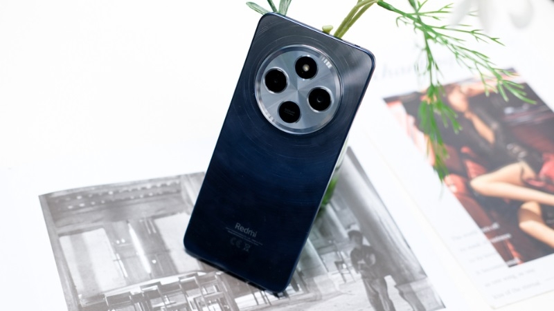 Nguyên nhân khiến nắp lưng Xiaomi Redmi 14C bị hư hỏng