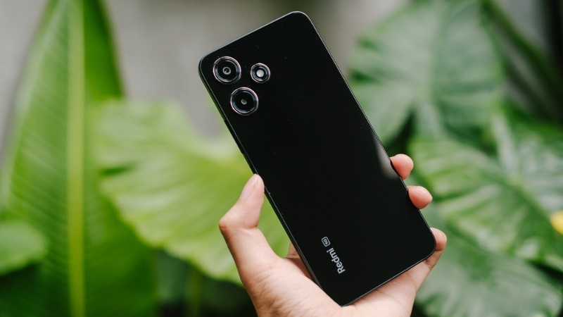 Khi nào bạn cần thay nắp lưng Xiaomi Redmi Note 12R?