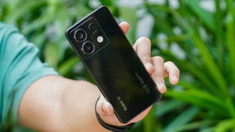 Khi nào cần thay nắp lưng Xiaomi Redmi Note 13 Pro 5G?