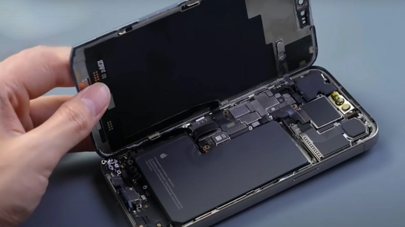 thay-pin-iphone-16-lay-ngay