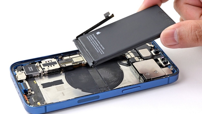 KHI NÀO CẦN THAY PIN IPHONE SE?