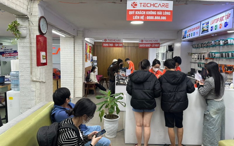 thay-pin-oppo-r17-techcare