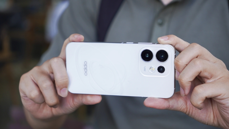 thay pin OPPO Reno16 5G nhanh chóng