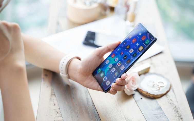 thay-pin-oppo-reno4-pro