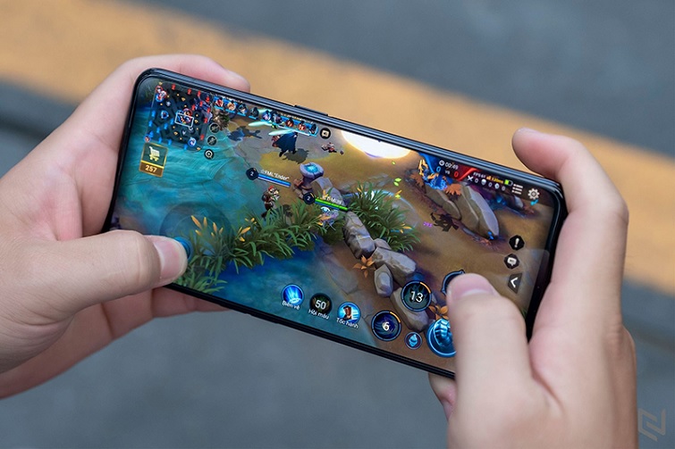 thay-pin-oppo-reno4