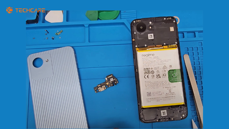 thay-pin-realme-c30s-chinh-hang