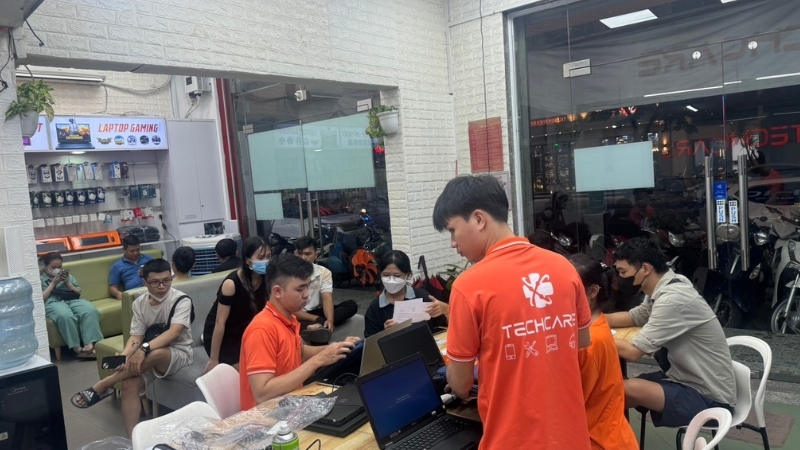 thay-vo-iphone-16-plus-tai-techcare