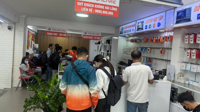 thay-vo-iphone-16-pro-tai-techcare