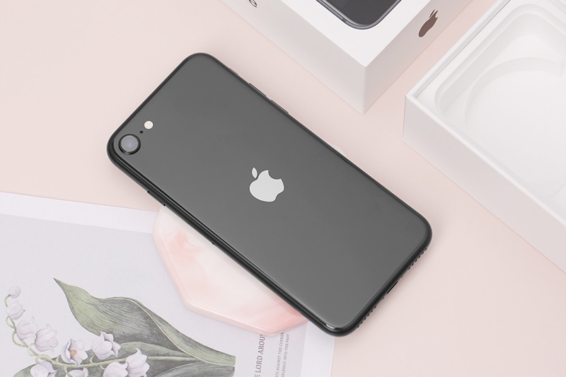 Khi nào thì người dùng nên thay vỏ iPhone SE 2020?