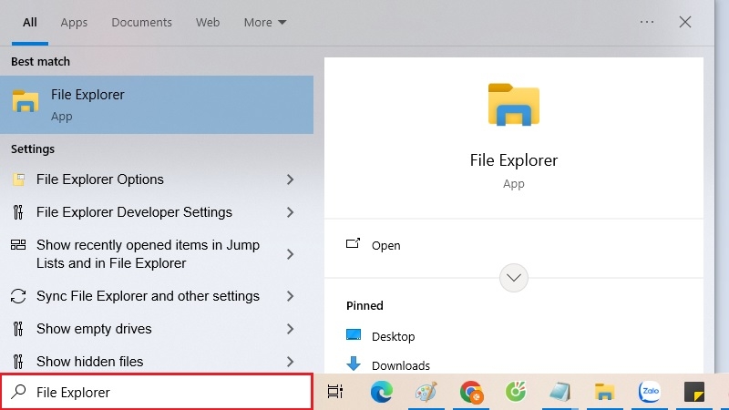 Màn hình Start với từ khóa "File Explorer" được gõ vào ô tìm kiếm
