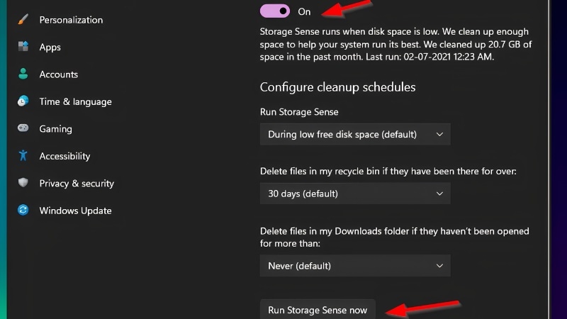 Bấm vào chữ Storage Sense